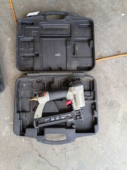 Porter-Cable Pneumatic Nail Gun with Case