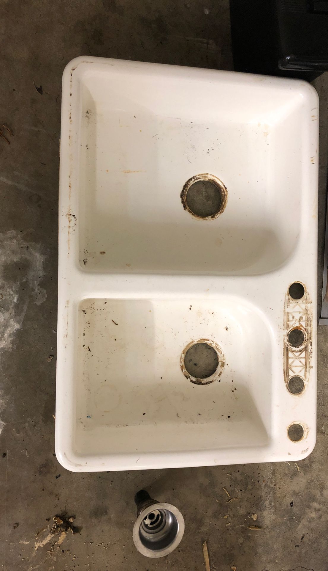 Ceramic kitchen sink