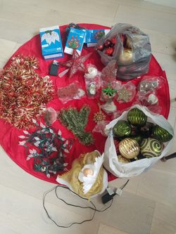 Christmas ornaments (great condition)
