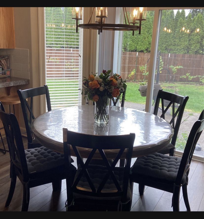 6 Wooden Dining Chairs