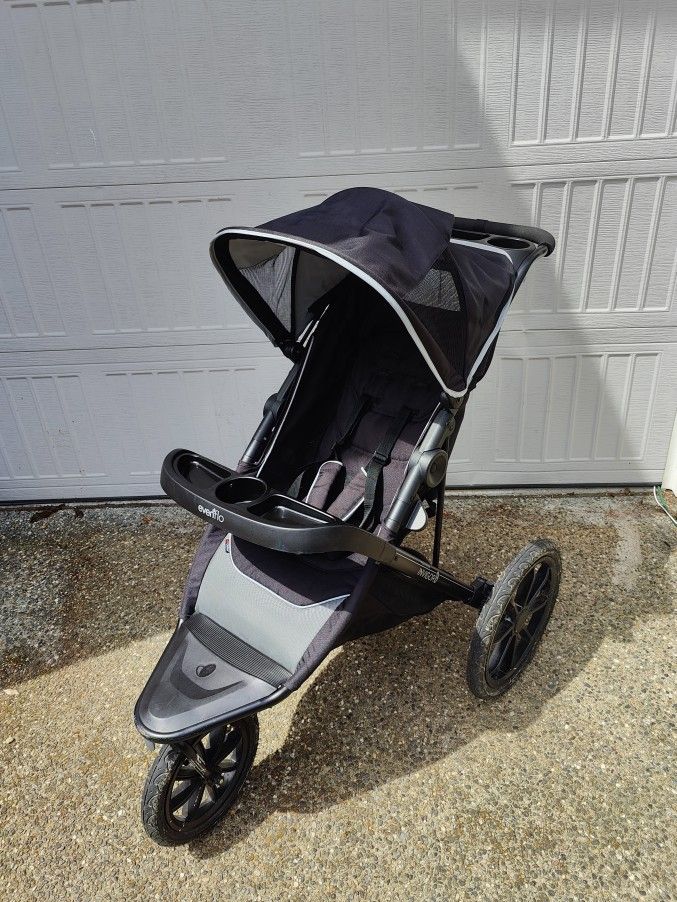 Evenflo Platinum Invigor8 Jogging Stroller