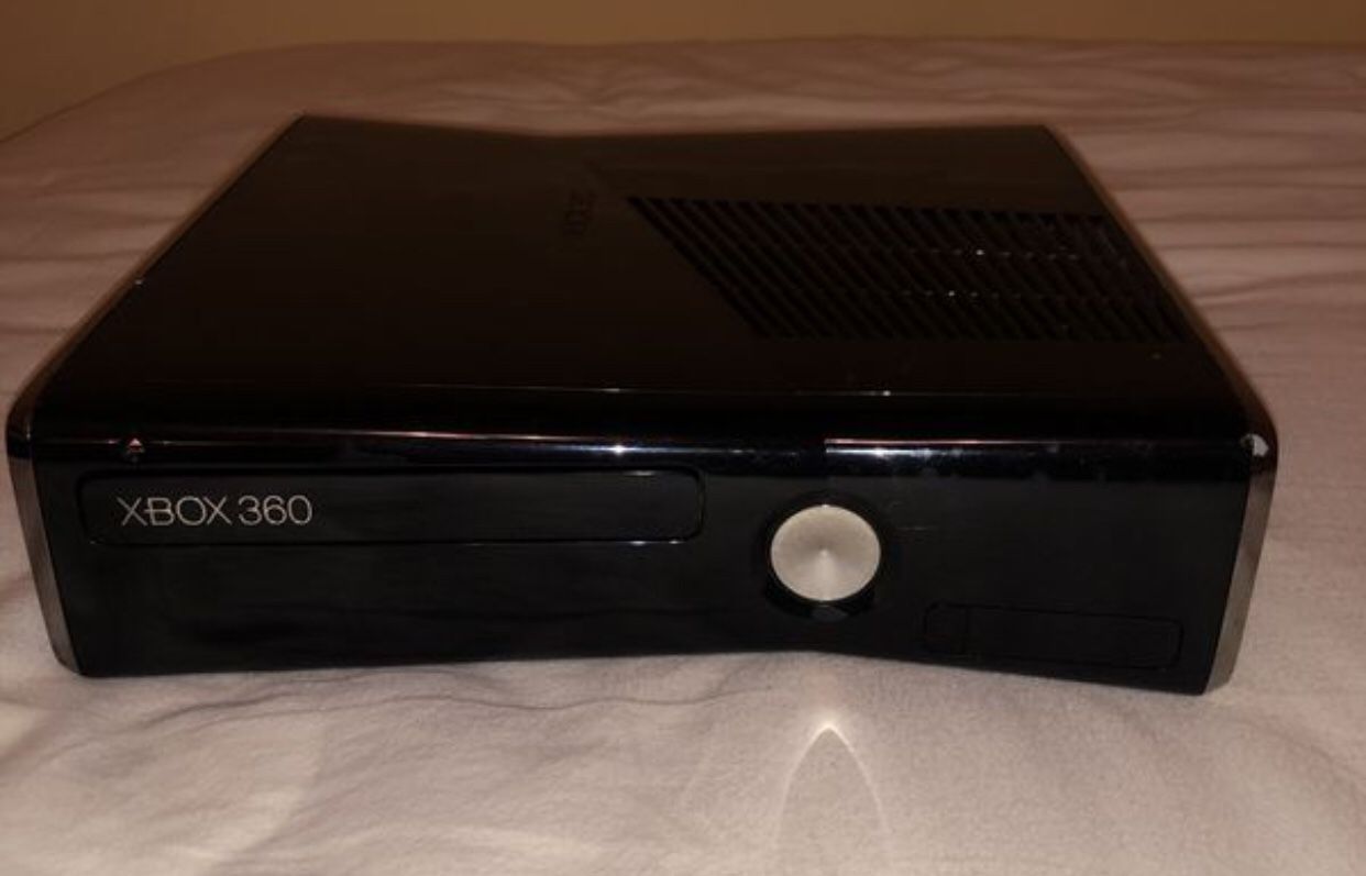 Xbox 360 slim.