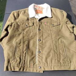New Levi's Trucker Jacket With Sherpa Lining, Size XL , Olive Green Color