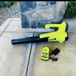 RYOBI ONE+ 18V 90 MPH 250 CFM Battery Leaf Blower + Battery & Charger