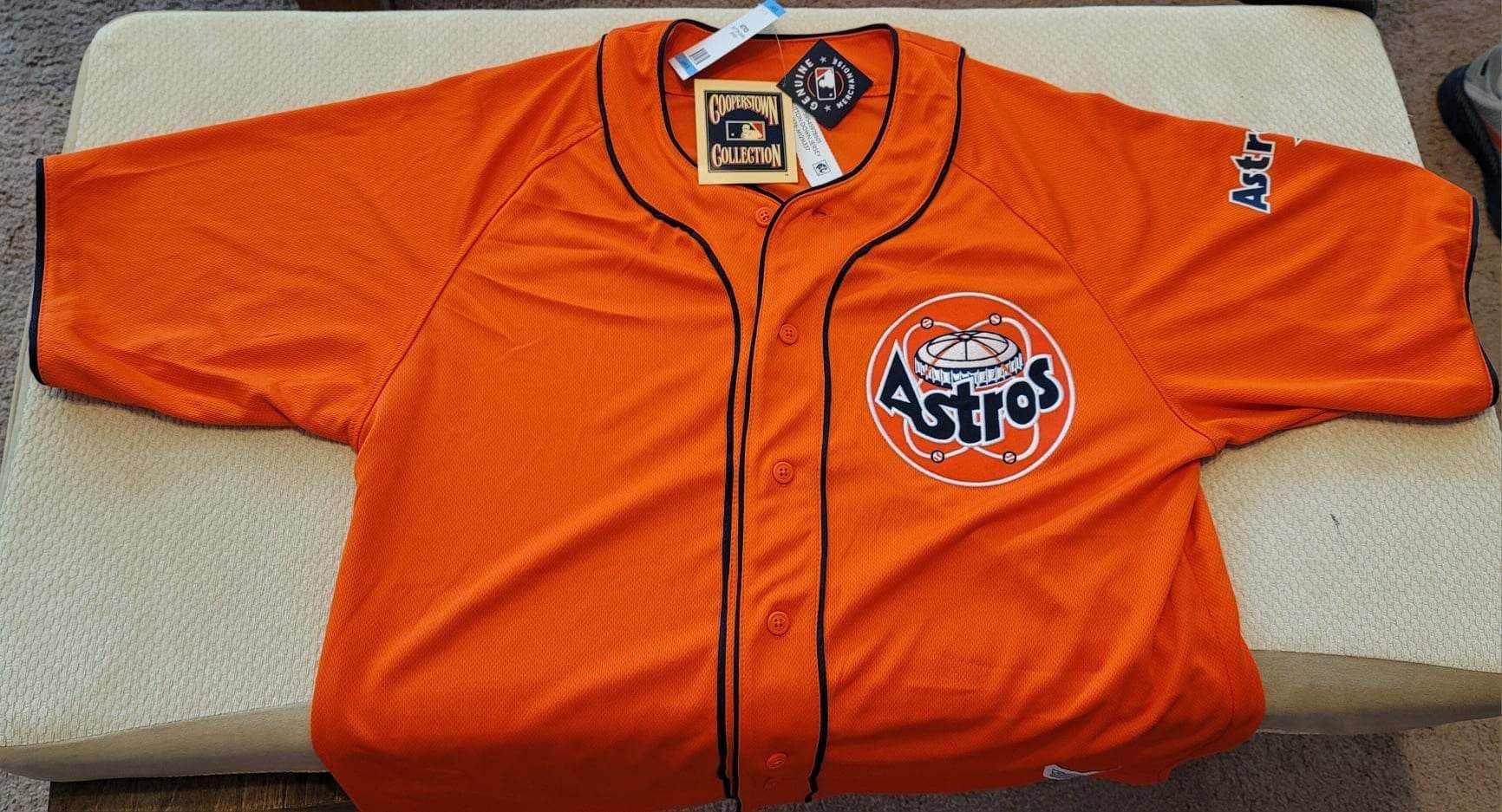 NWT Men XL Nike Astros Authentic On Field Short Sleeve Pullover Jacket  NKAV-045N for Sale in Houston, TX - OfferUp