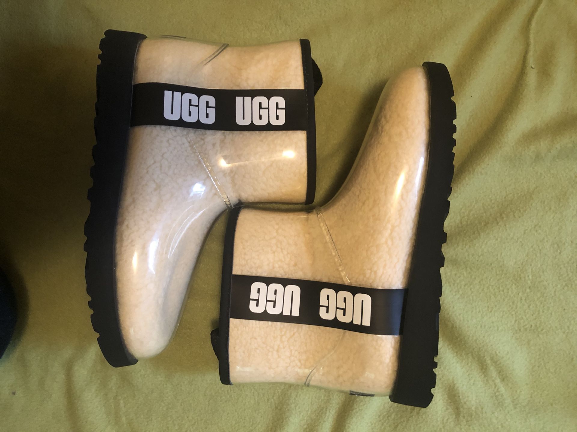 UGG Classic Clear Mini Boot Natural Black Size 8