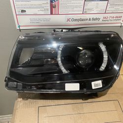 2014-2015 Chevy Camaro Left Headlight 