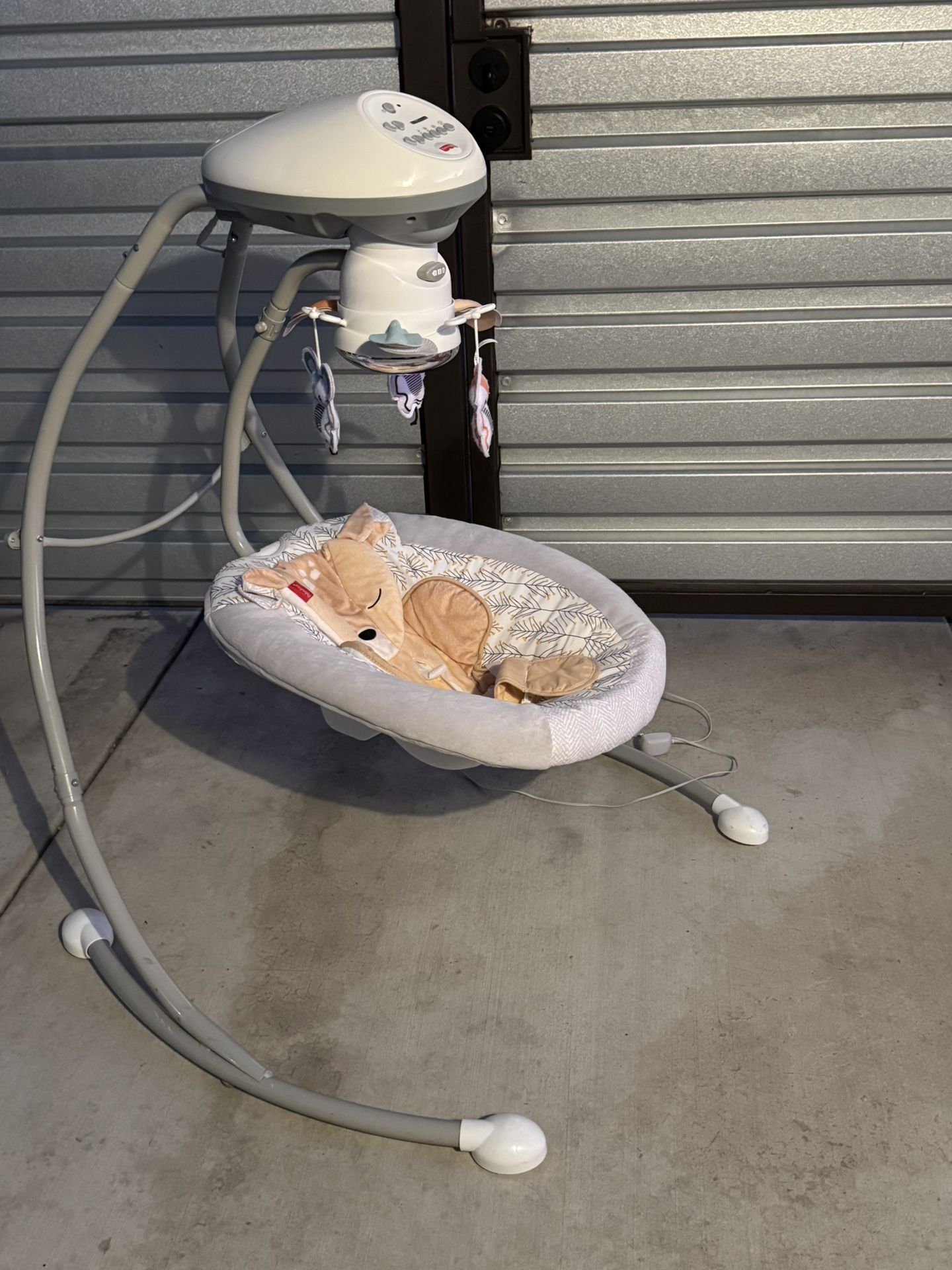 Fisher-Price Fawn Meadows Deluxe Cradle 'n Swing, Dual Motion Baby Swing with Music, Sounds, and Outlet Or Battery Powered. Sleeping Aid