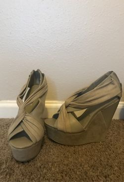 Grey wedges