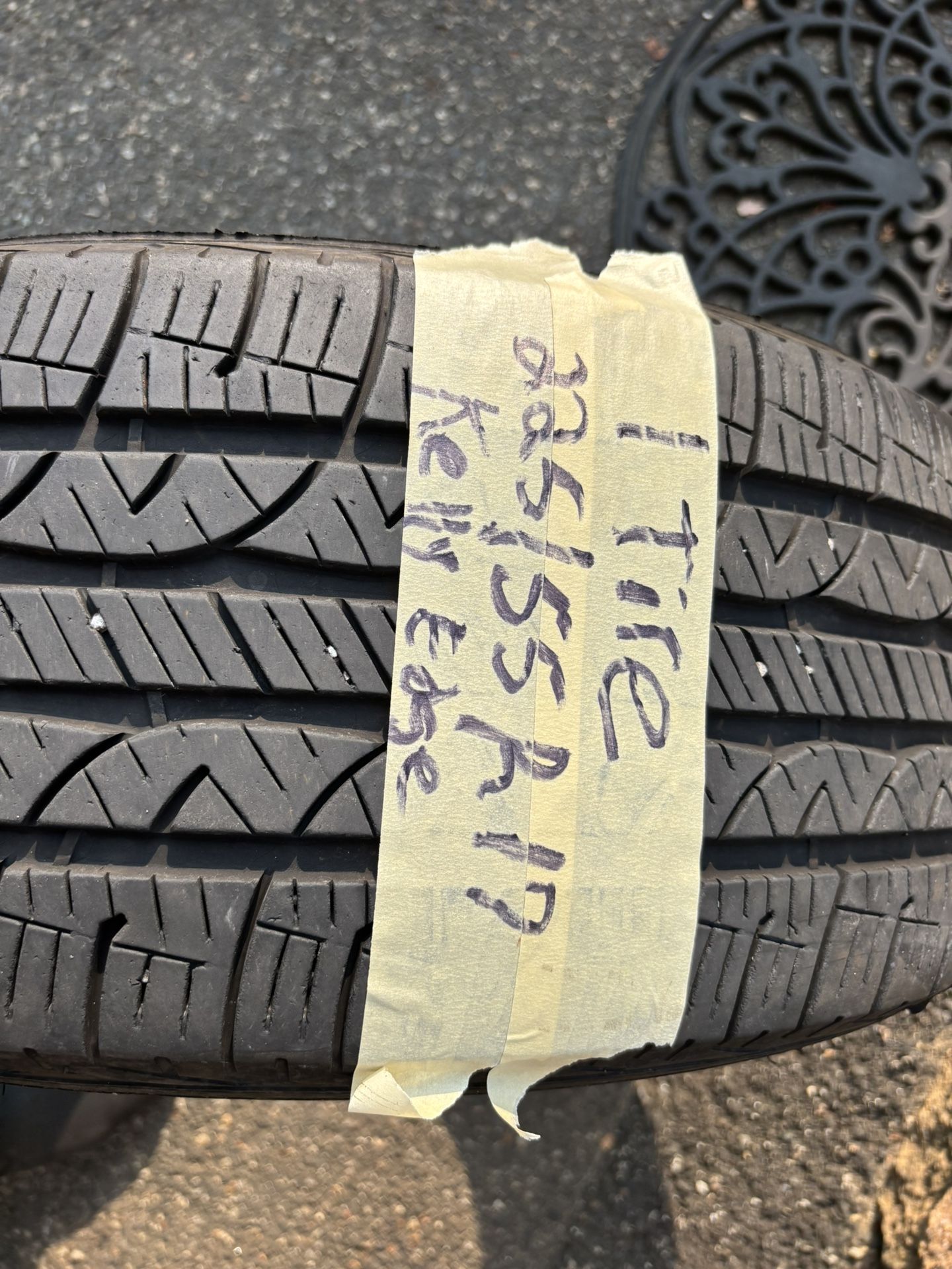 1 tire 225/55r17 Kelly edge very good condition $45