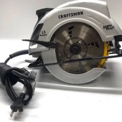 CRAFTSMAN 13 amp Corded Electric 7 1/4-inch Circular Saw. W/Laser