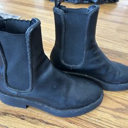 Women's black boots size 7 