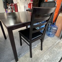 Dining Set in Black