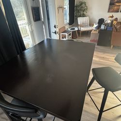 Dinning room table and 4 chairs