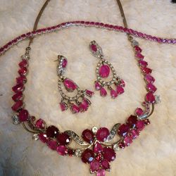 REAL PINK SAPPHIRE NECKLACE, EARRINGS  BRACELET  SET IN STERLING SILVER. 