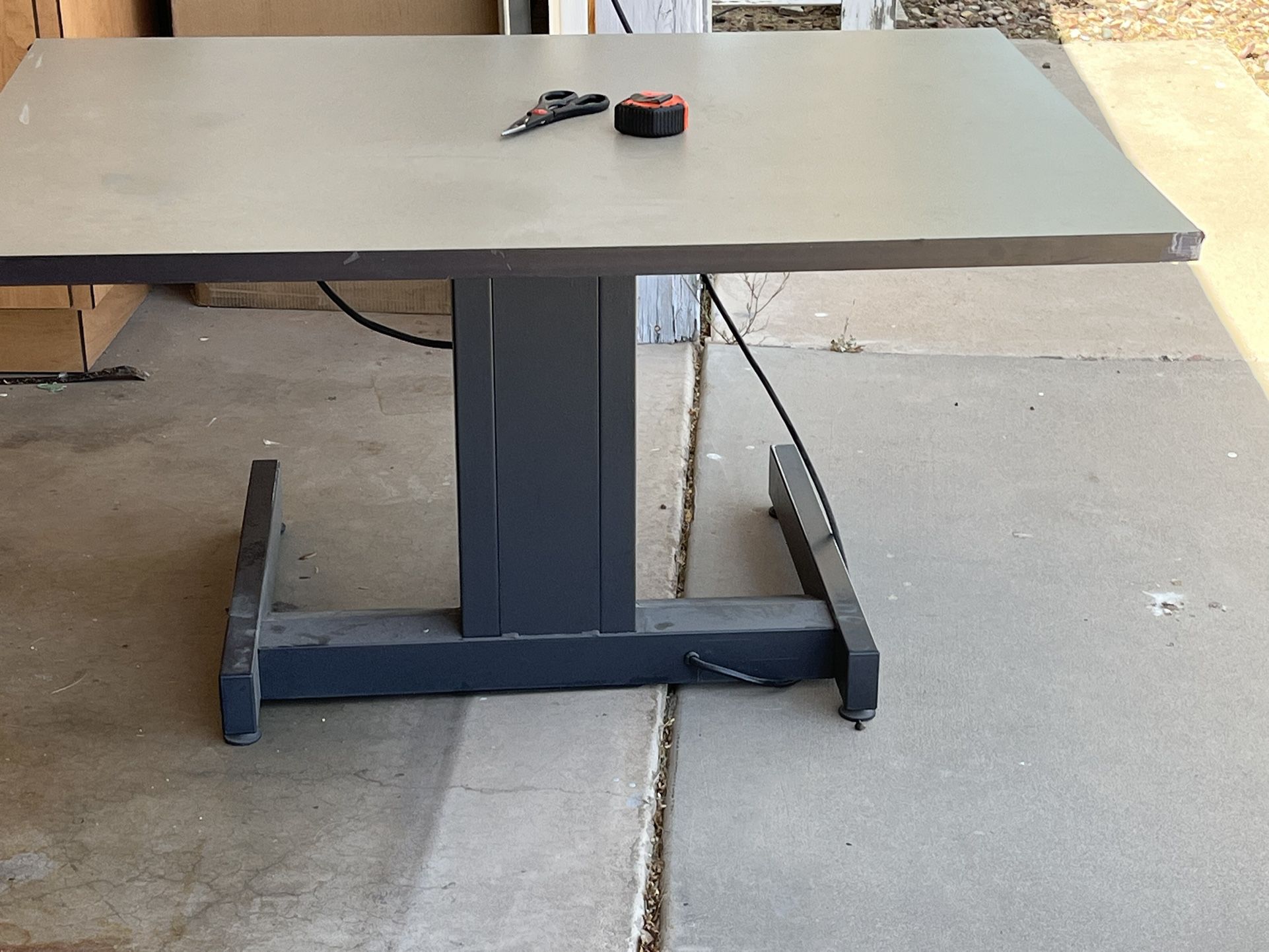 Sit/Stand desk, Electronic