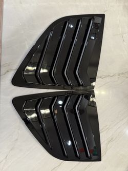 08-23 Dodge Challenger Side Window Louvers 