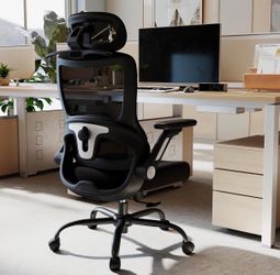 NEW IN BOX- Ergonomic Mesh Office Chair!