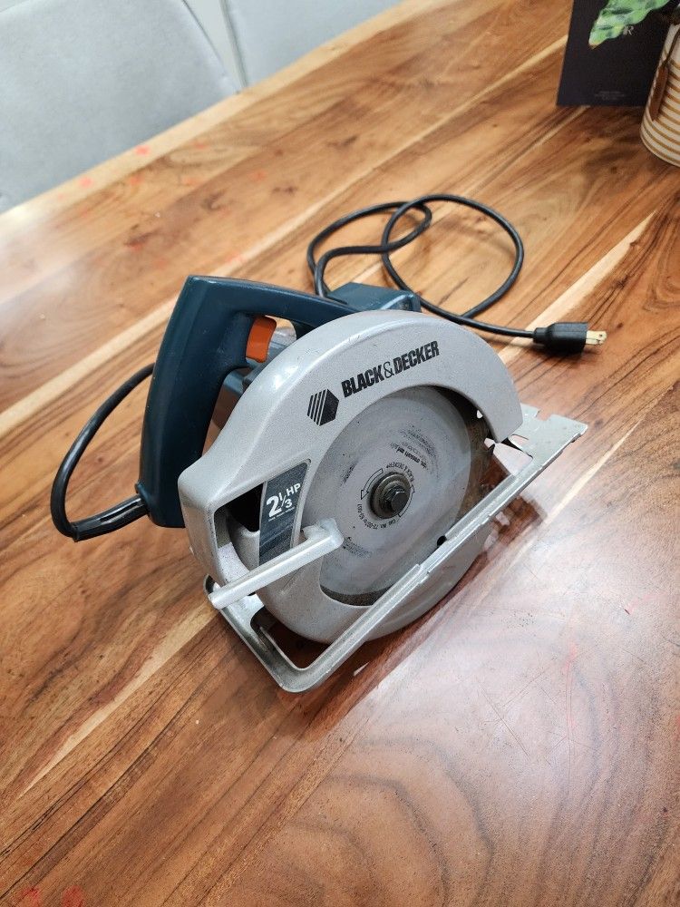 Vintage Black & Decker 7359 7-1/4" Circular Saw (2-1/3 HP) – Used, Works Great