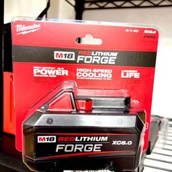 Milwaukee M18 18V Lithium-Ion REDLITHIUM FORGE XC 8.0 Ah Battery Pack