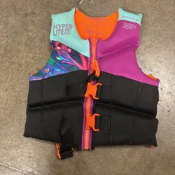 Girls Youth Sized Lifevest Hyperlite Wake Co