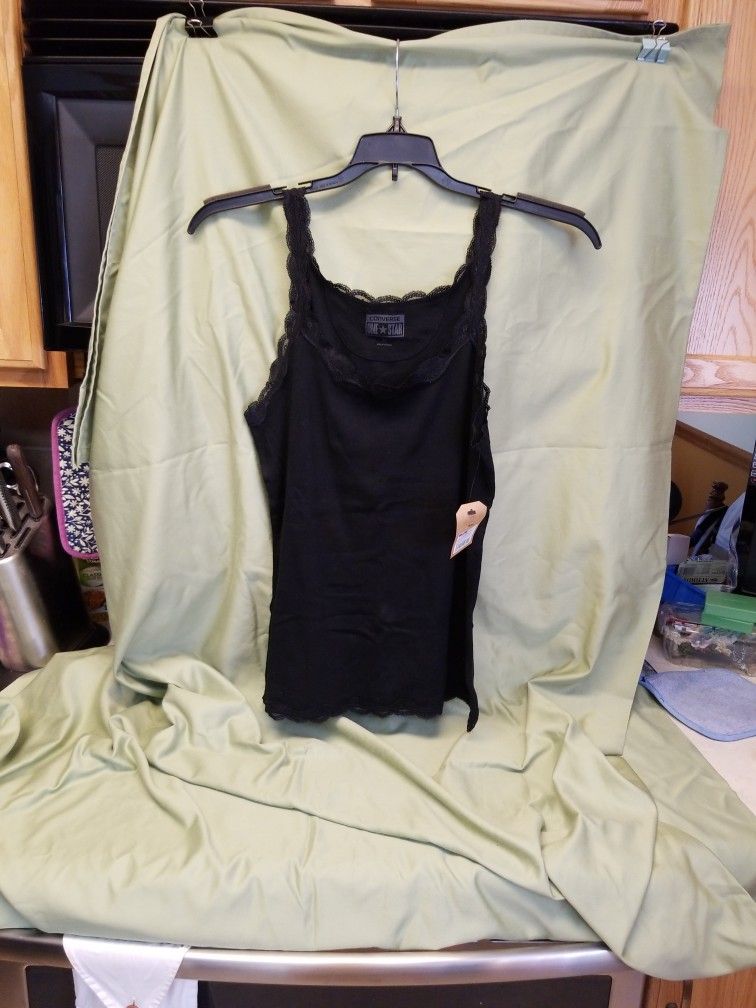 Set Of 2 Camisole/ Lace Trimmed Tops