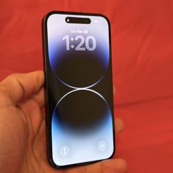 iPhone 14 Pro (256 GB) + Airpods Pro