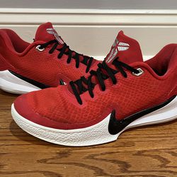 Nike Kobe Mamba Focus TB university Red Size 9.5 Authentic Preowned 