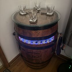 Bar Table / Bar