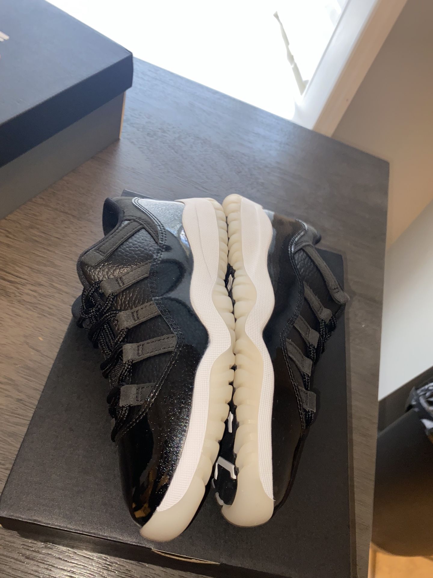 Jordan 11 Low Preschool Size 3