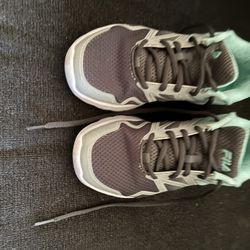Fila tennis shoes, size 8