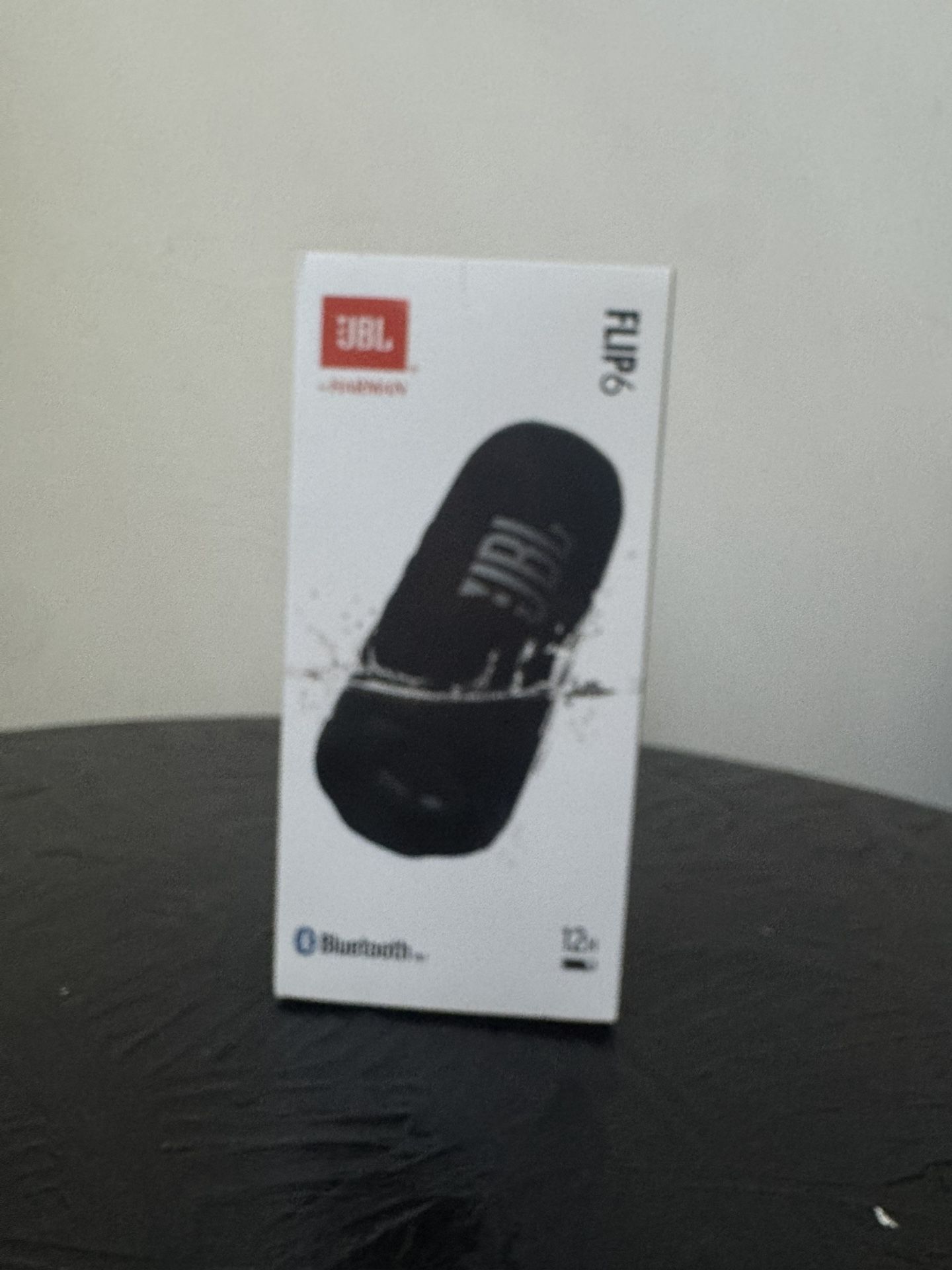 JBL Flip 6 Portable Bluetooth Speaker - Like New