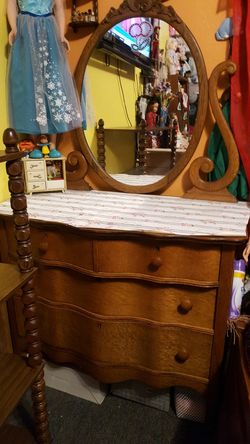 Vendo cajonera antigua madera fina