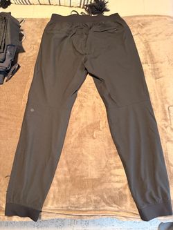 Lulu Lemon Men’s joggers Sz L