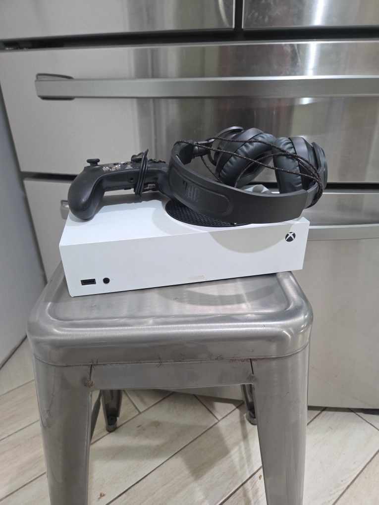 Xbox Series S/Steering Wheel