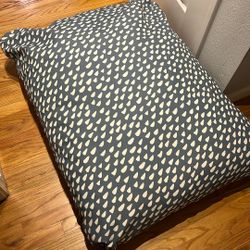Free Dog Bed (Washable Cover) 
