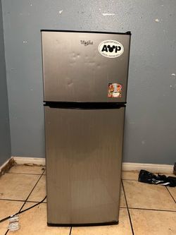Whirlpool Fridge 4.6cu ft.