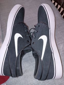 Nike tennis shoes