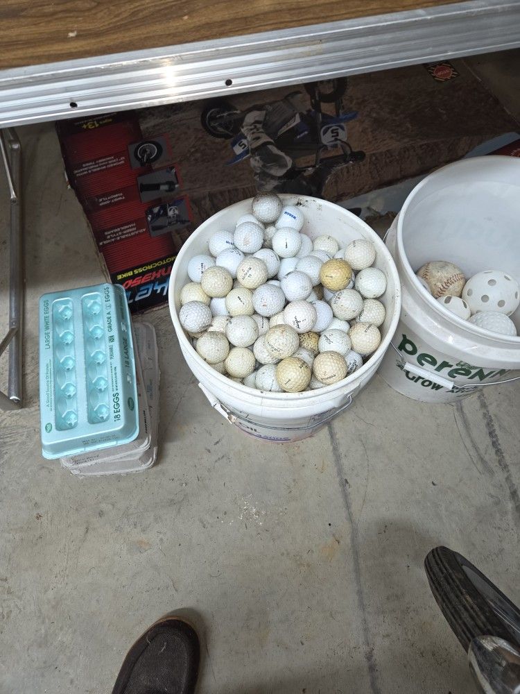 5 Gallon Bucket Of Golf Balls