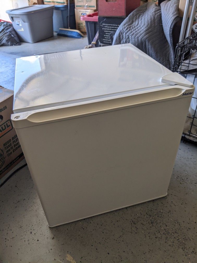 Haier Mini Fridge With Freezer