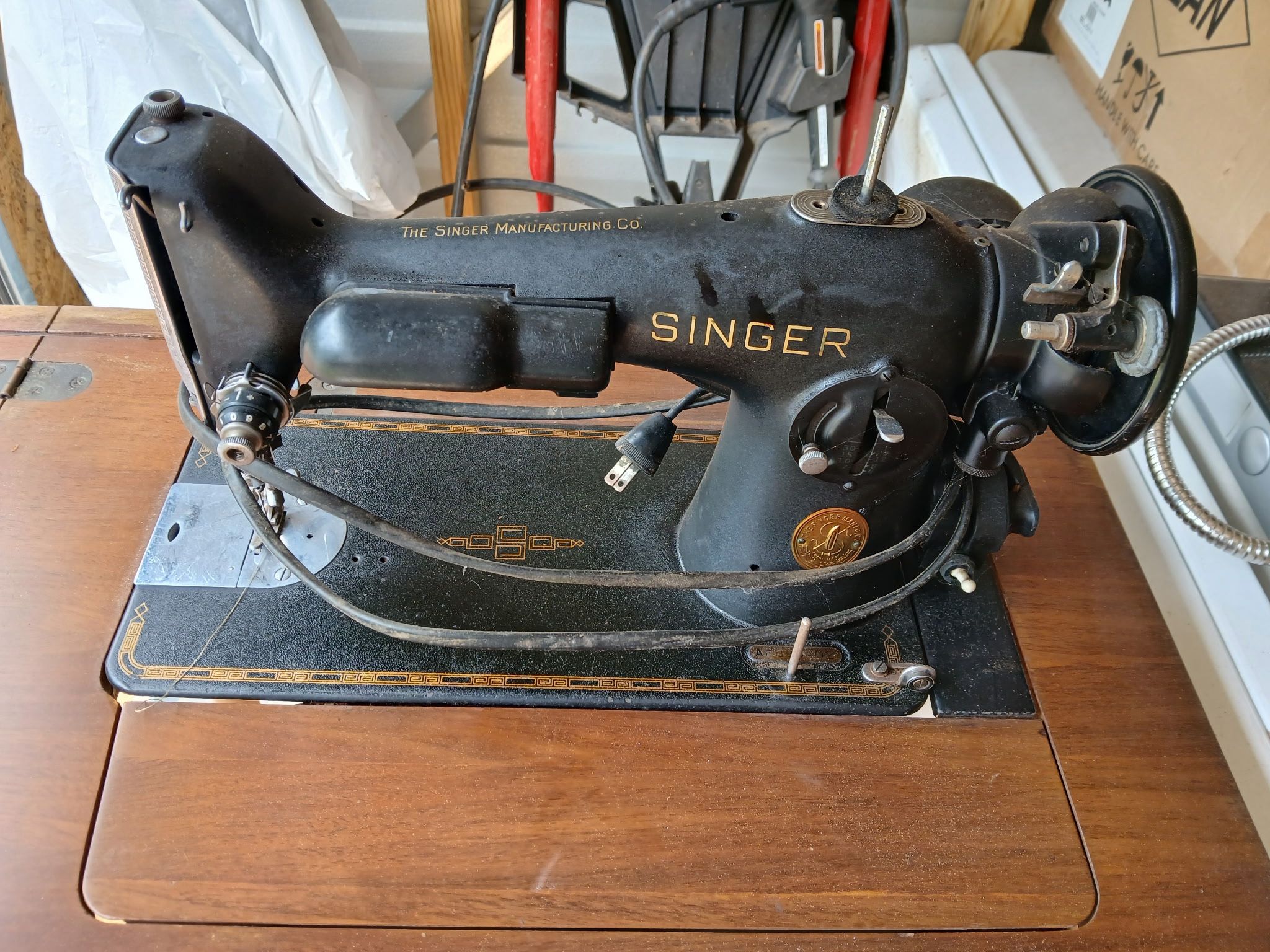 Vintage 1927 Singer 15-91 Sewing Machine in Mid-Century Cabinet