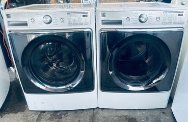 KENMORE. WASHER 5.6cubic. And Gas DRYER