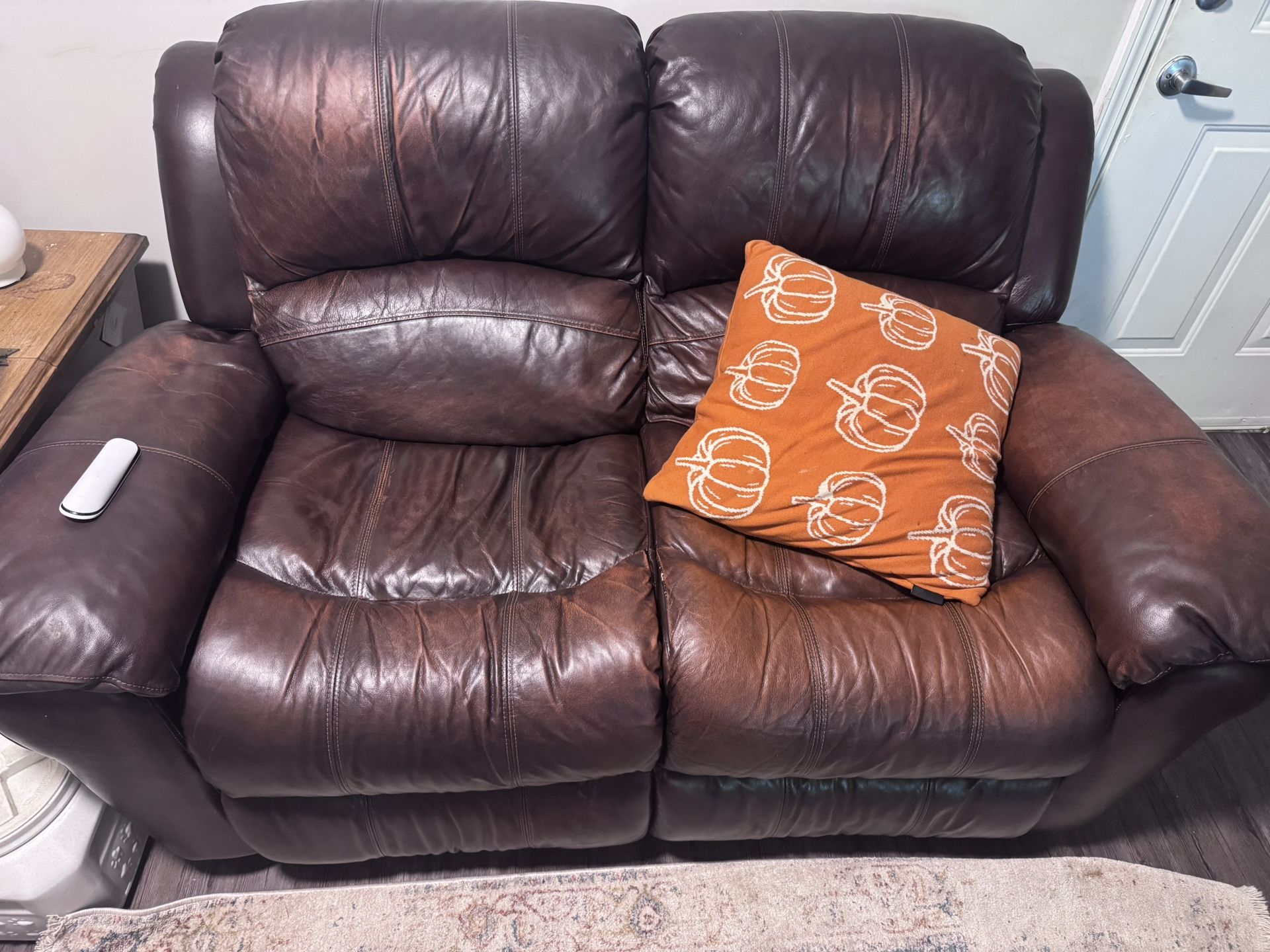 Leather loveseat recliner 