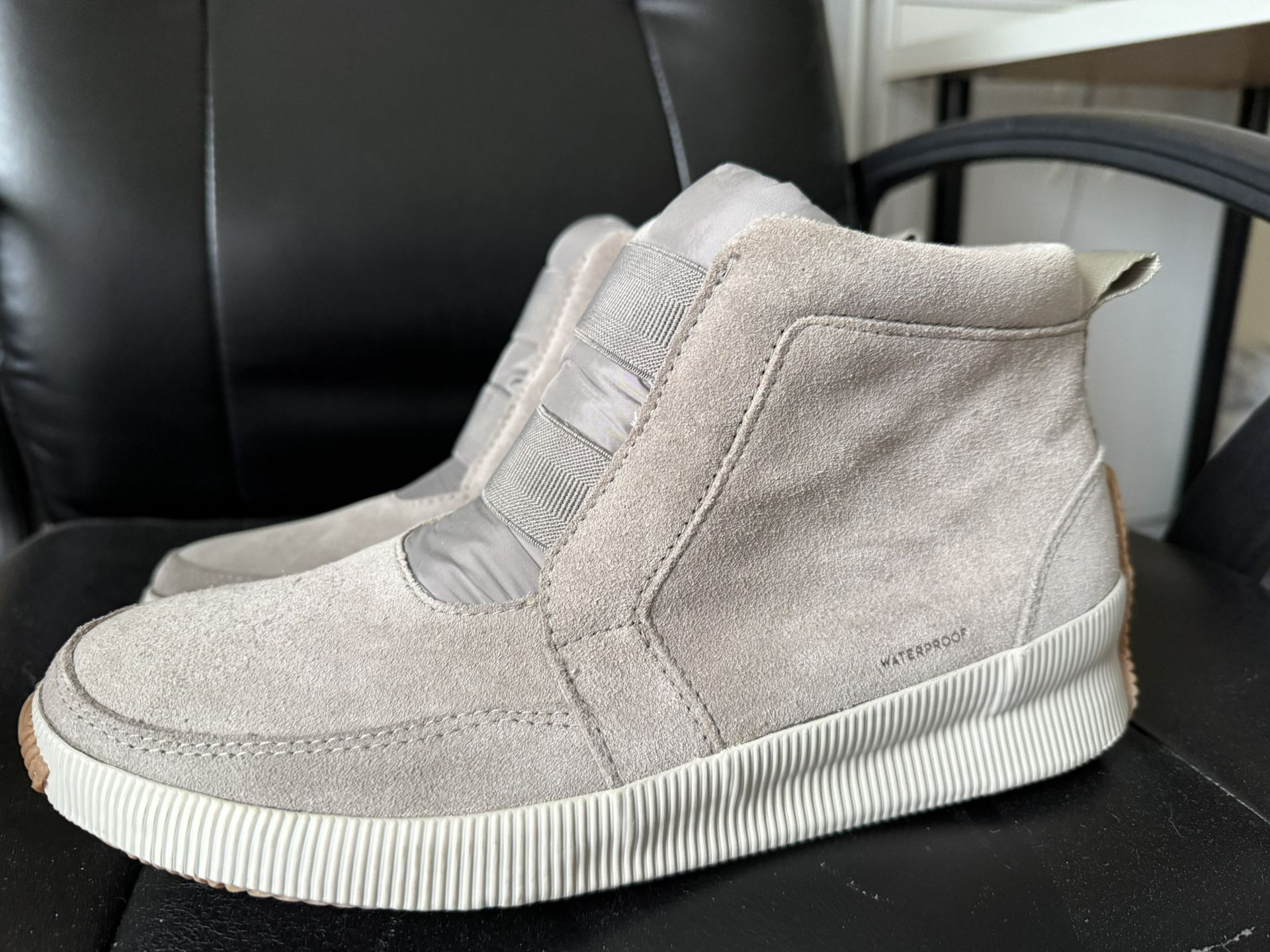 Sorel Grey Boots Women’s Size 10