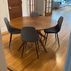 Oak Dinning Table with 4 Chairs