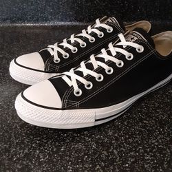 Converse mens 10 Good Condition 