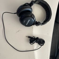 Tascam TH-02 Closed-Back Studio Headphones