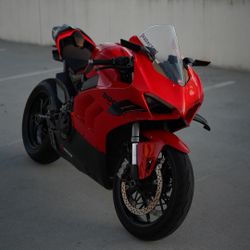 2023 Ducati Panigale V4
