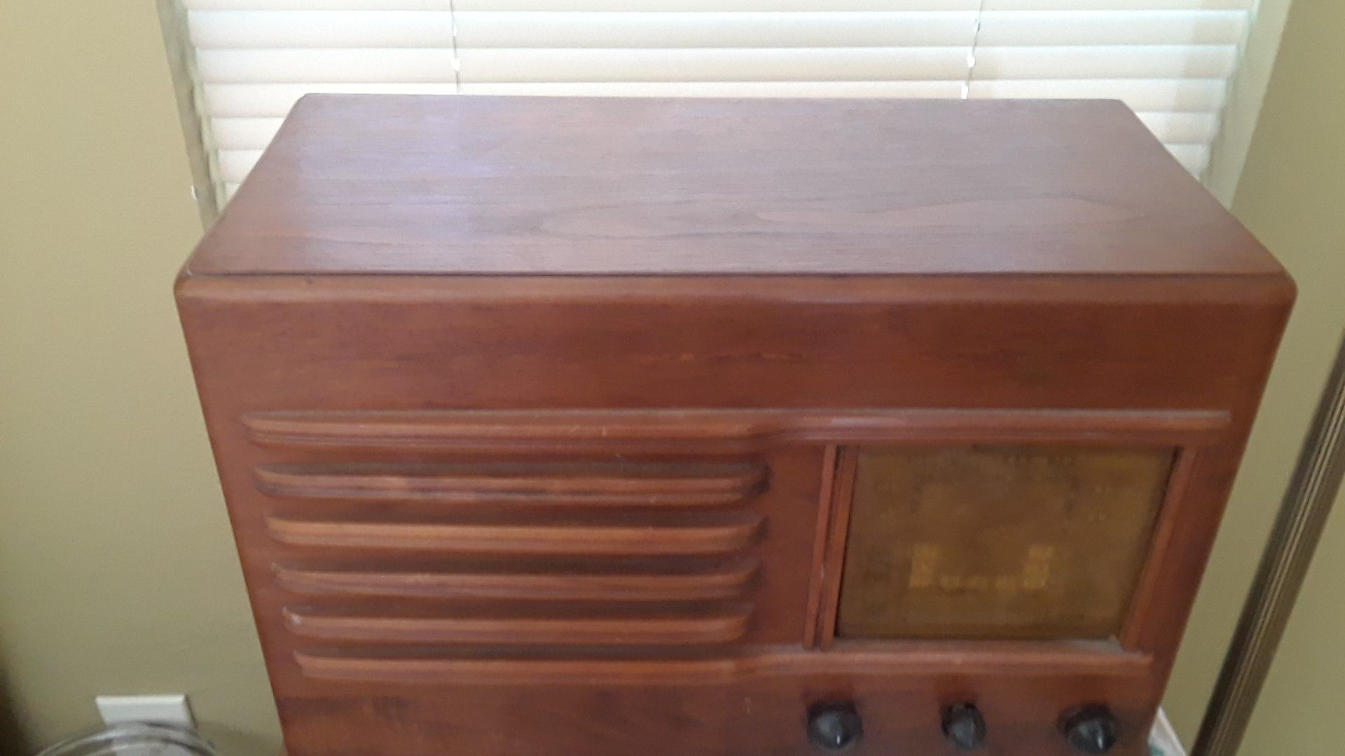 Antique Clock. Walnut wood.