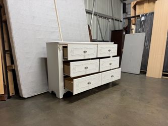 White 6-Drawer Dresser with Ornate Detail